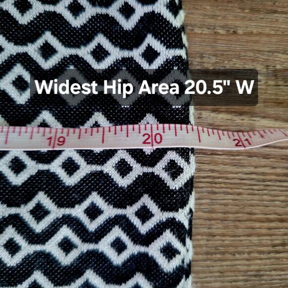 LuLaRoe Fitted Midi Dress Women’s Size L | Geometric Print Black Gray | Stretchy - Picture 5 of 12